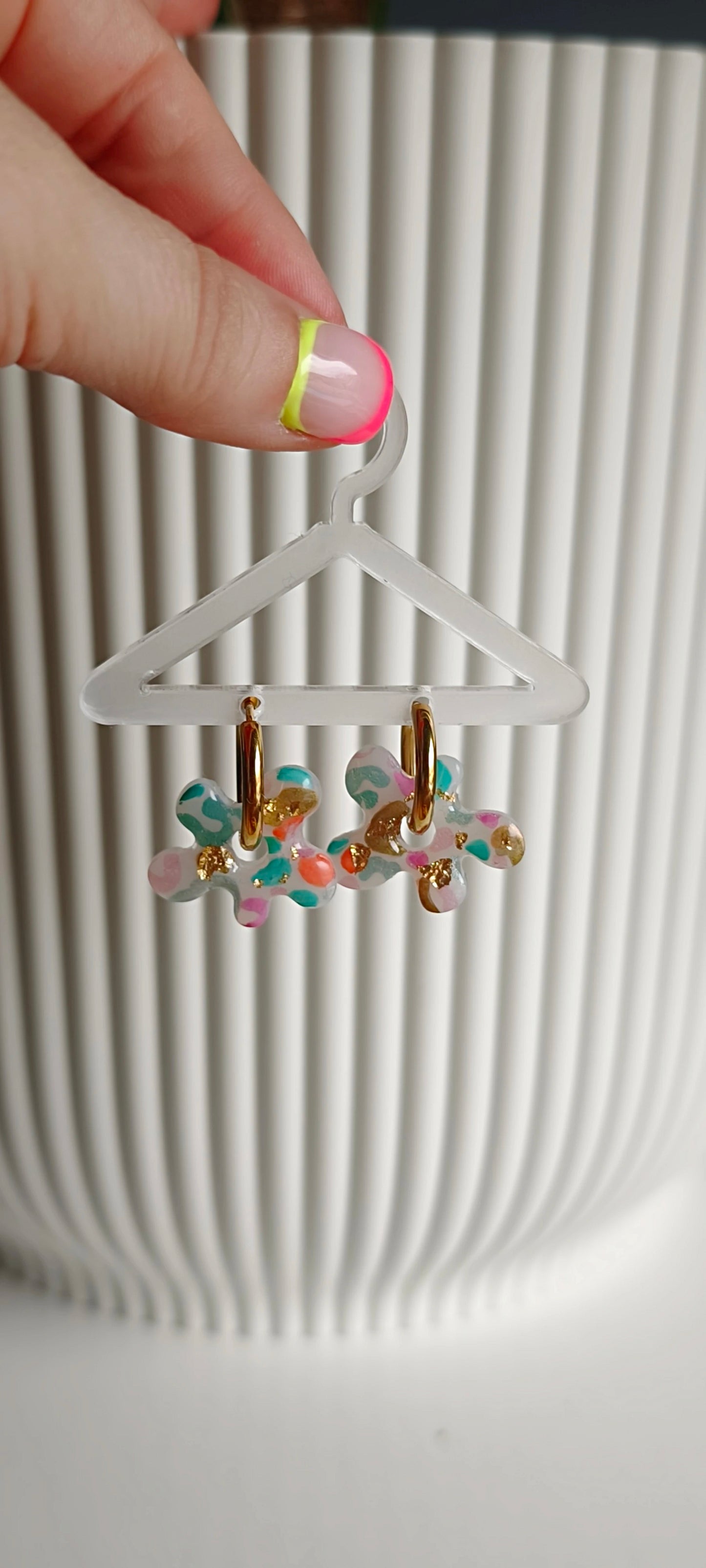 Pendientes Aros Con Flor Abstracta Colección Oasis