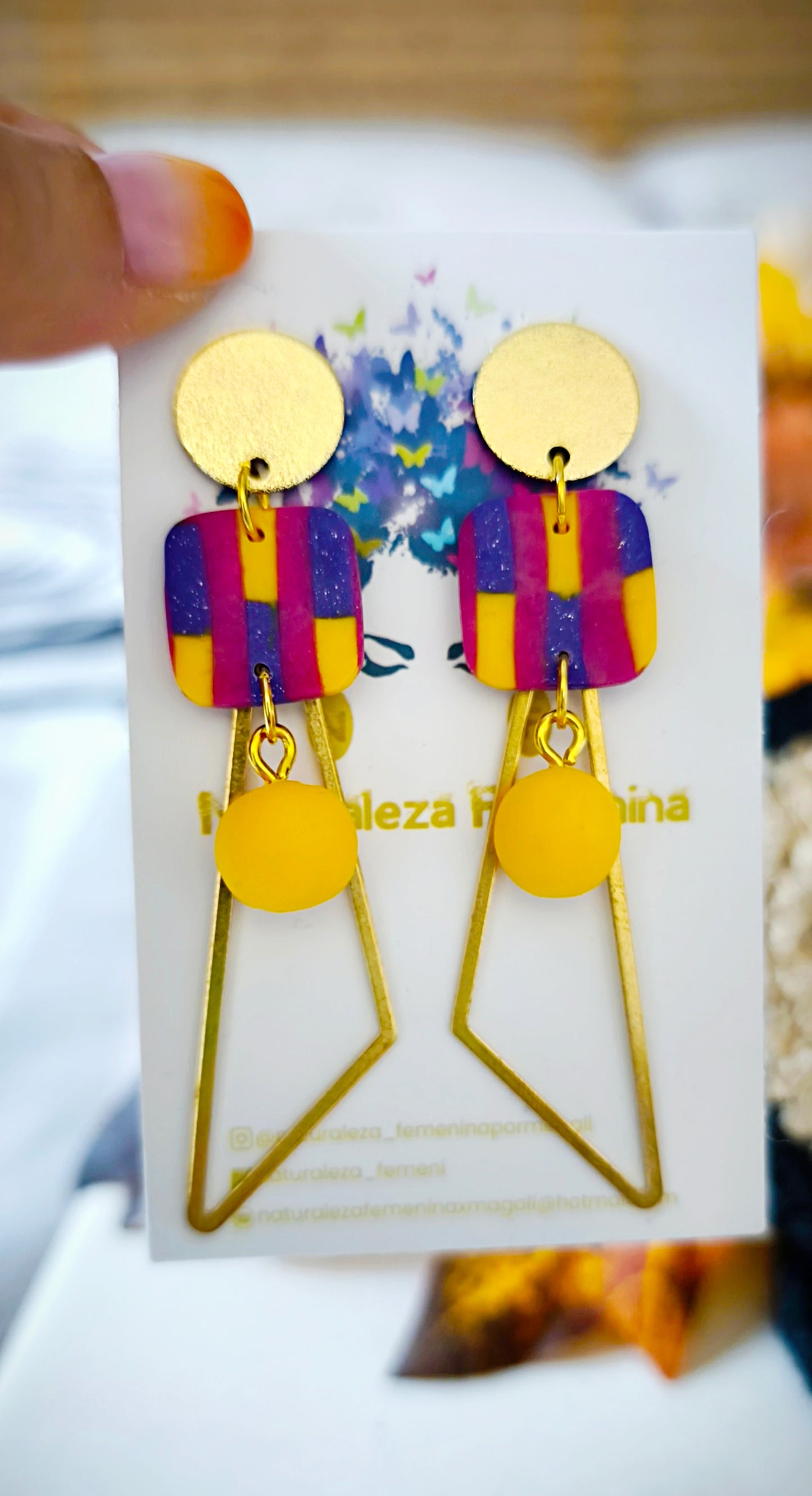 Modelo Hojas de Luz Colección Otoño 2025